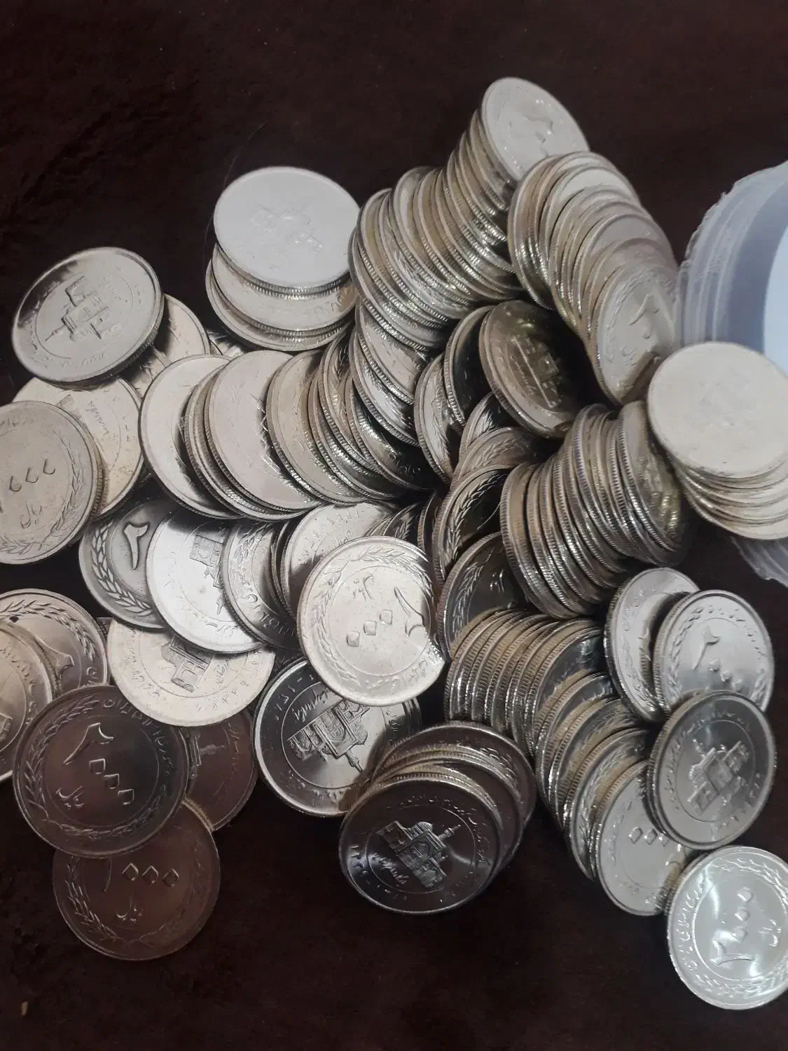 صد تا سکه ۲۰۰۰ ریالی|کلکسیون سکه، تمبر، اسکناس|گلبهار, شهر جدید گلبهار|دیوار