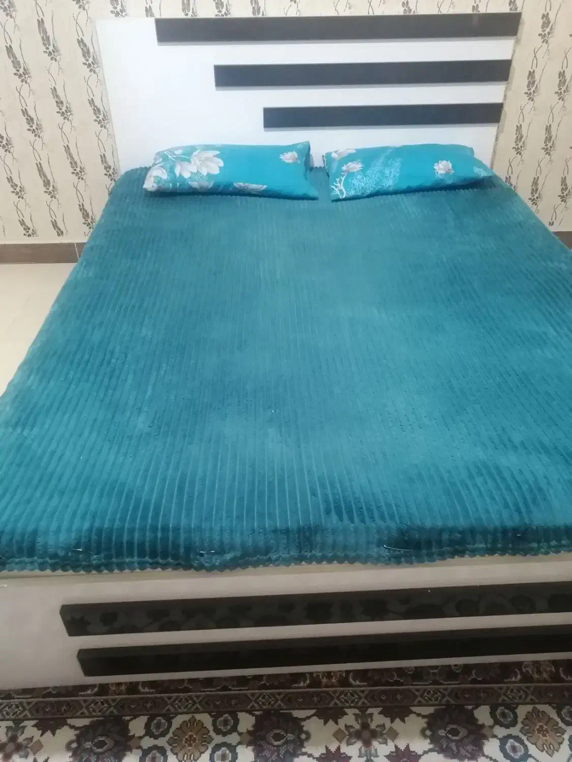 تخت دو نفره شیک نو نو|تخت و سرویس خواب|کرمانشاه, |دیوار