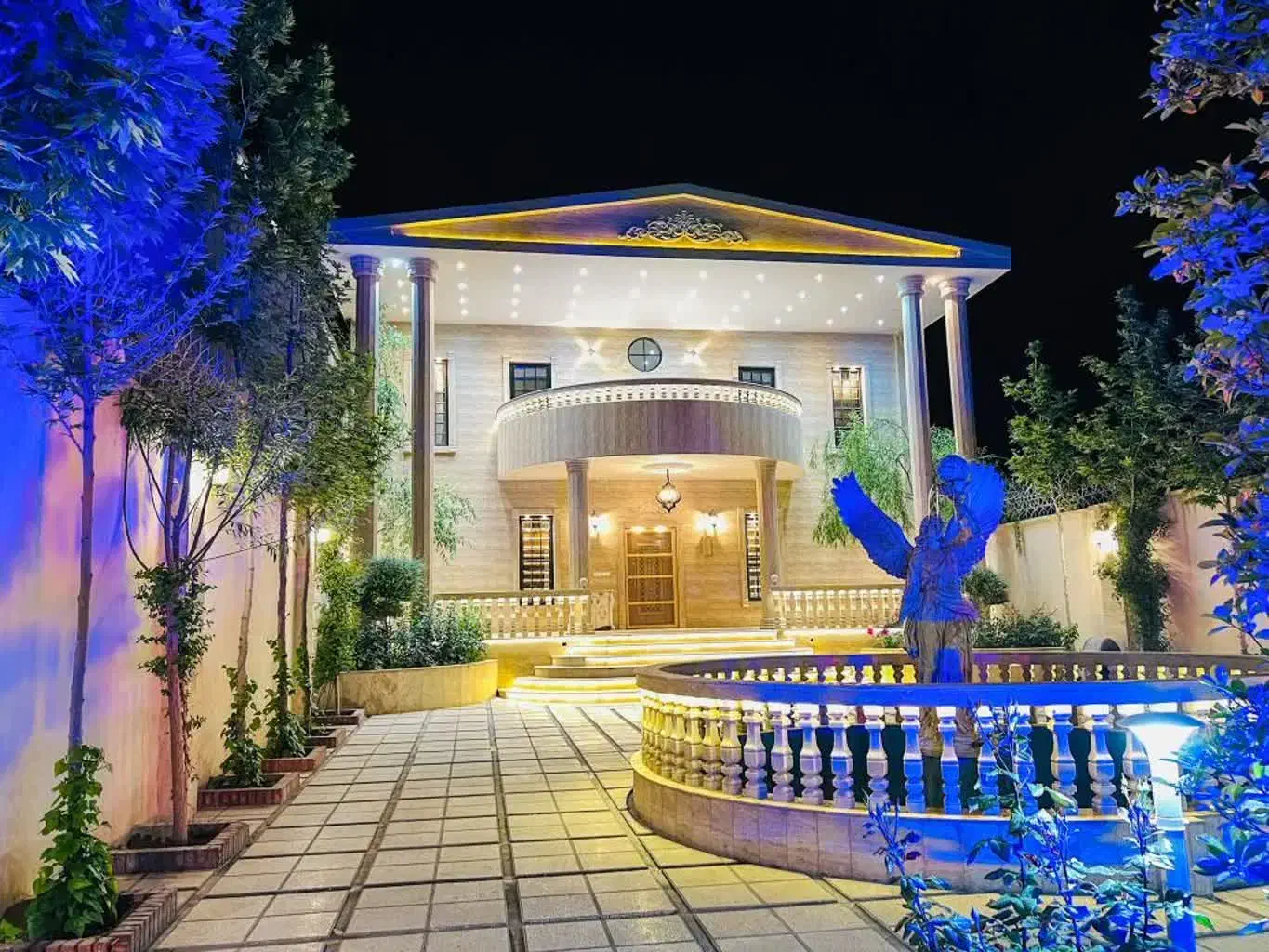 اجاره باغ،عمارت گلشن دوبلکس.سه خواب.استخر مجهز|اجارهٔ کوتاه‌مدت ویلا و باغ|مشهد, دانشجو|دیوار