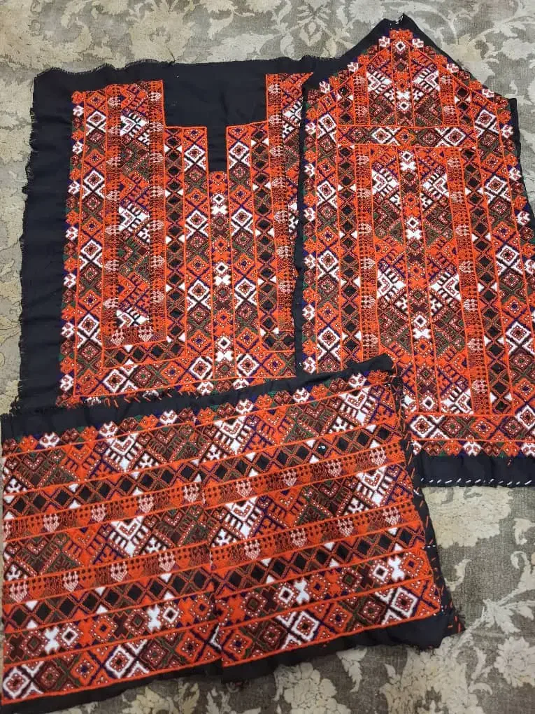 زیاستین|لباس|ایرانشهر, |دیوار