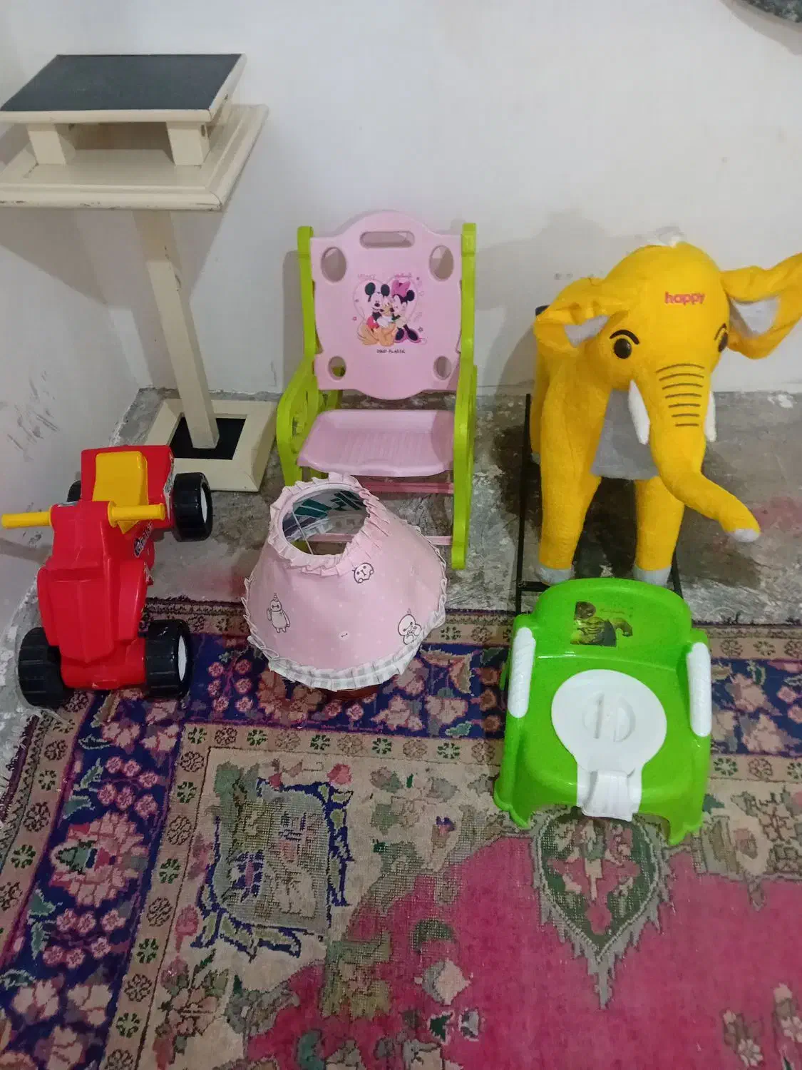 وسایل کودک|اسباب‌بازی بچه|خسروشاه, |دیوار