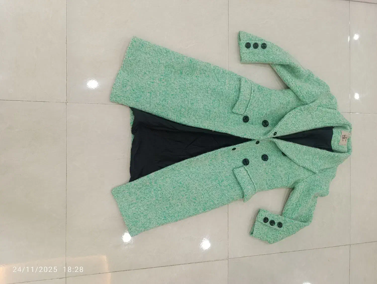 تعدادی پالتو|لباس|خرم‌آباد, |دیوار