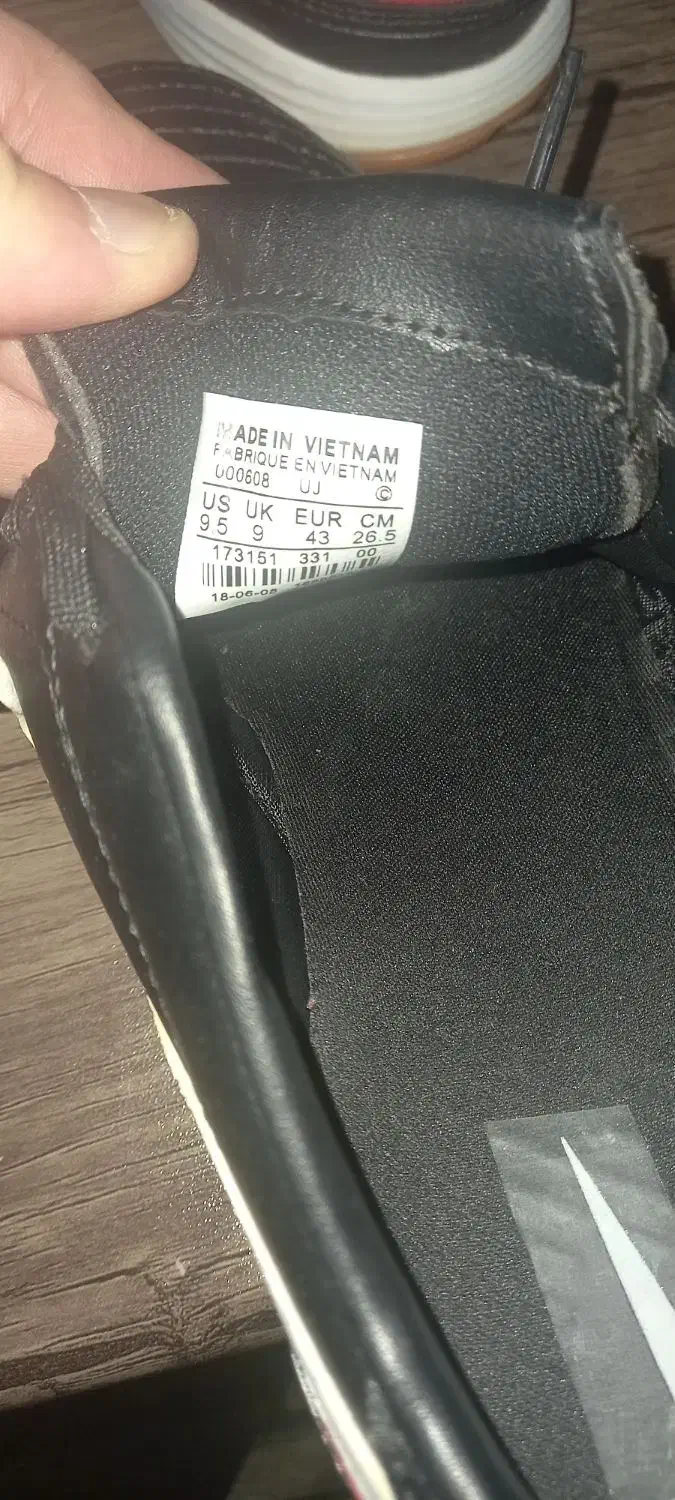 کفش فوتبال سالنی اصل ویتنام|تجهیزات ورزشی|مسجد سلیمان, |دیوار