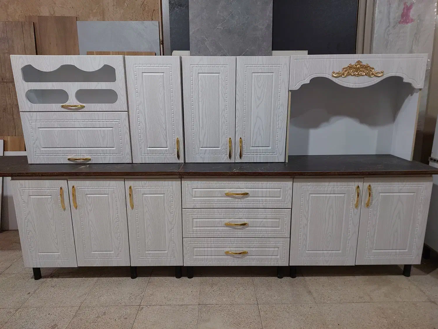 آماده و تکمیل برای نصب درب طرح دار|خدمات پیشه و مهارت|اراک, |دیوار