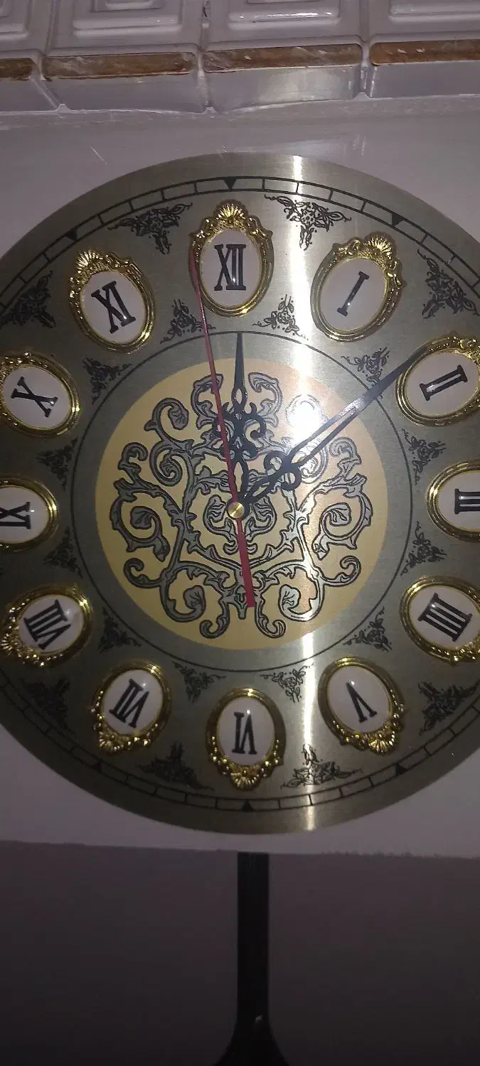 ایستاده|ساعت دیواری و تزئینی|ایلام, |دیوار