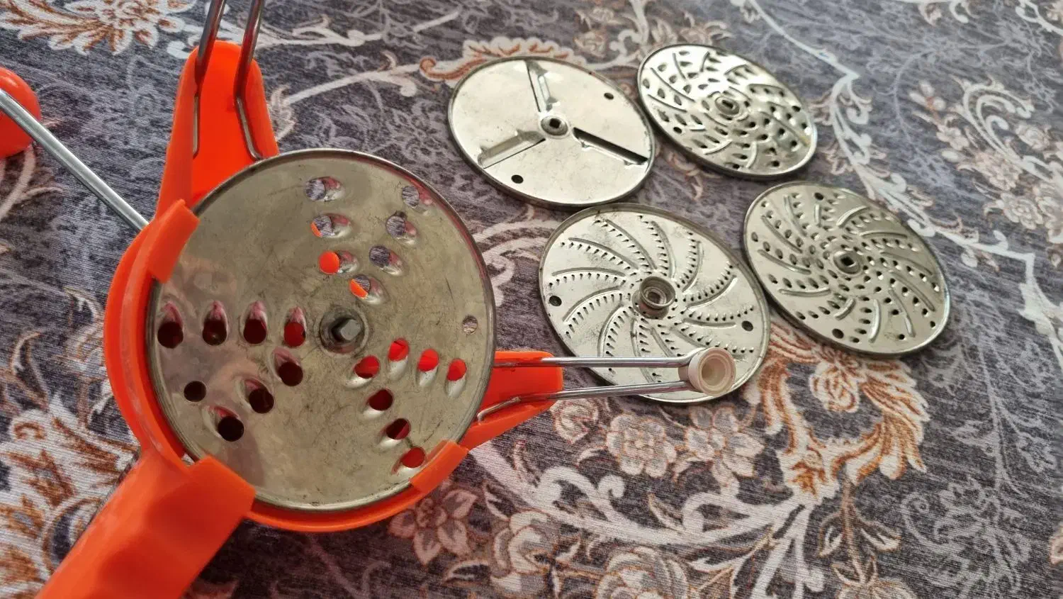 رنده چرخشی دستی|خردکن، آسیاب، غذاساز|اهر, |دیوار