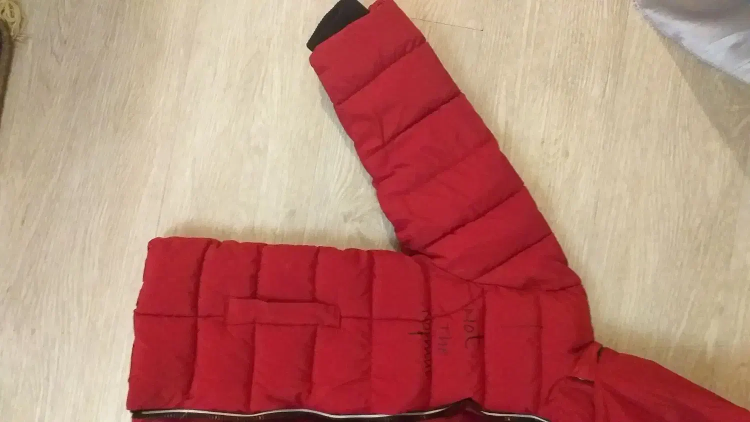 کاپشن بسیار تمیز و نو خیلی گرم|کفش و لباس بچه|ساری, |دیوار