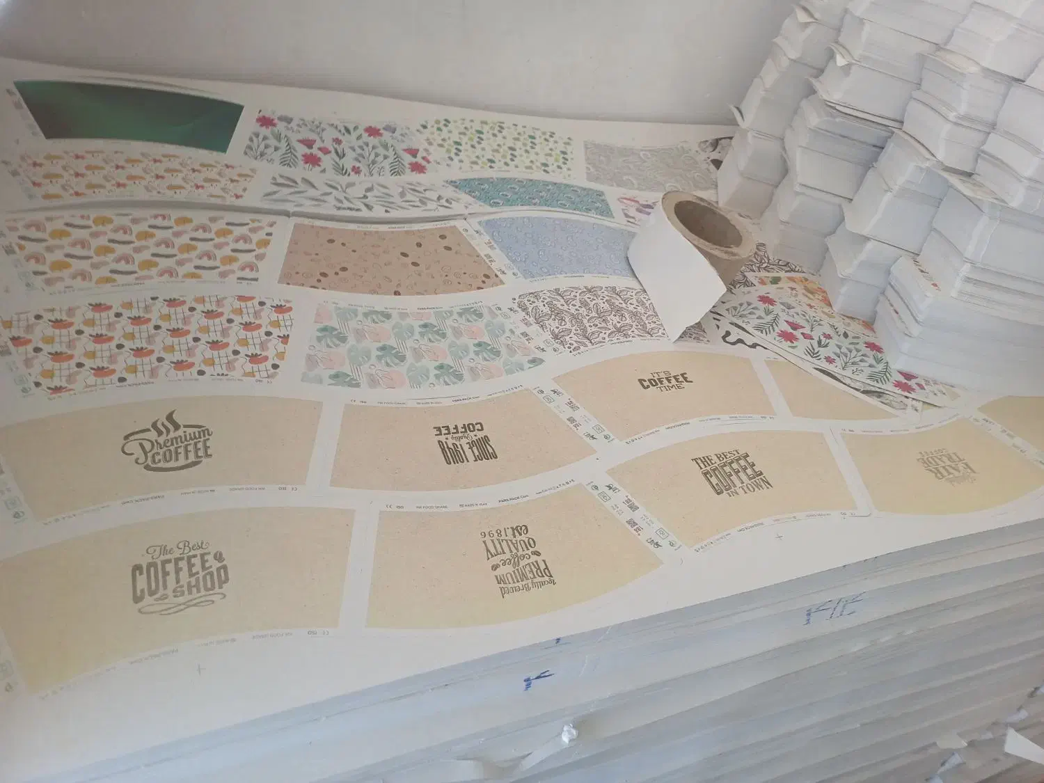 لیوان کاغذی|ظروف نگهدارنده، پلاستیکی، یک‌بارمصرف|زرندیه, |دیوار