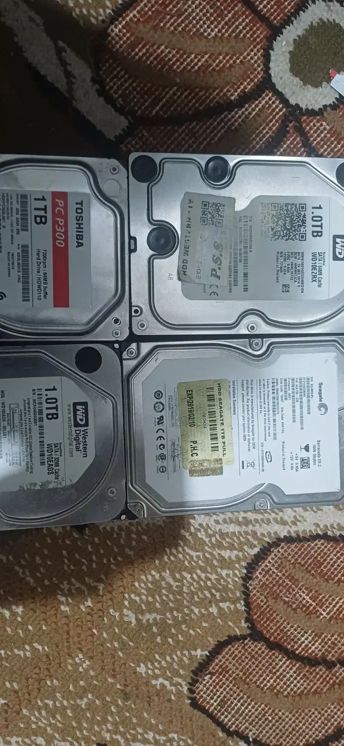 4عددهارد 1ترا سالم و ضمانتی با یه هفته مهلت تست|قطعات و لوازم جانبی رایانه|زاهدان, |دیوار