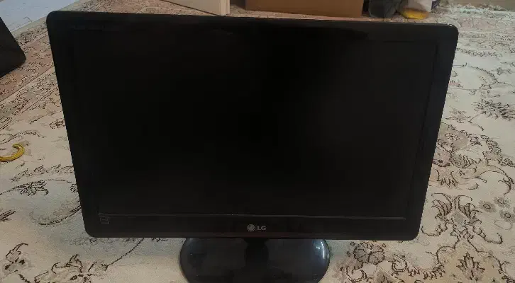 مانیتور ال جی 20 اینج|قطعات و لوازم جانبی رایانه|قم, پردیسان|دیوار