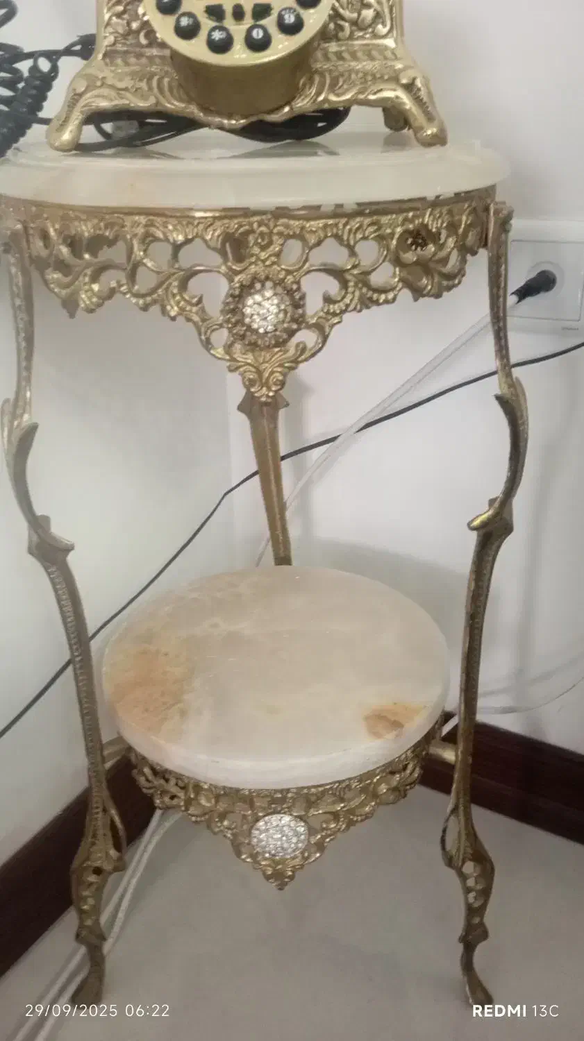 تلفن و میز تلفن برنز|میز تلفن|فردیس, شهرک ۱۱۰|دیوار