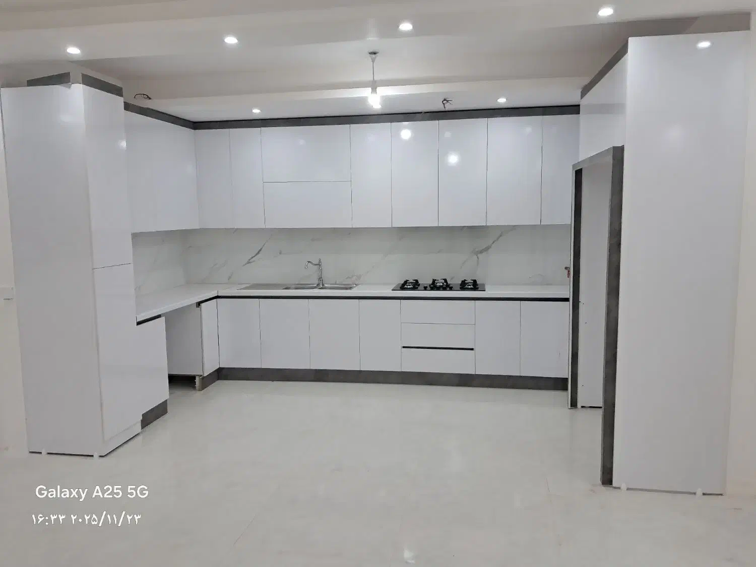 رهن و اجاره.      خیابان دانشگاه|اجارهٔ آپارتمان|سبزوار, شهرک جهاد|دیوار