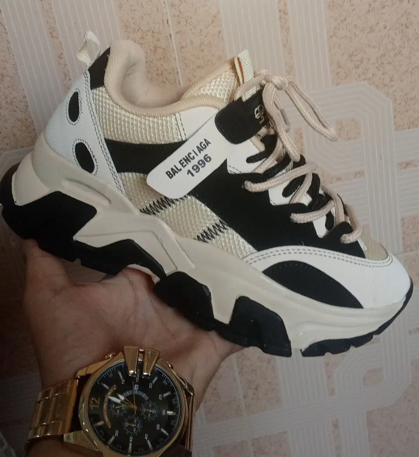 کتونی|کیف، کفش، کمربند|محمدشهر, شهرک چمران|دیوار