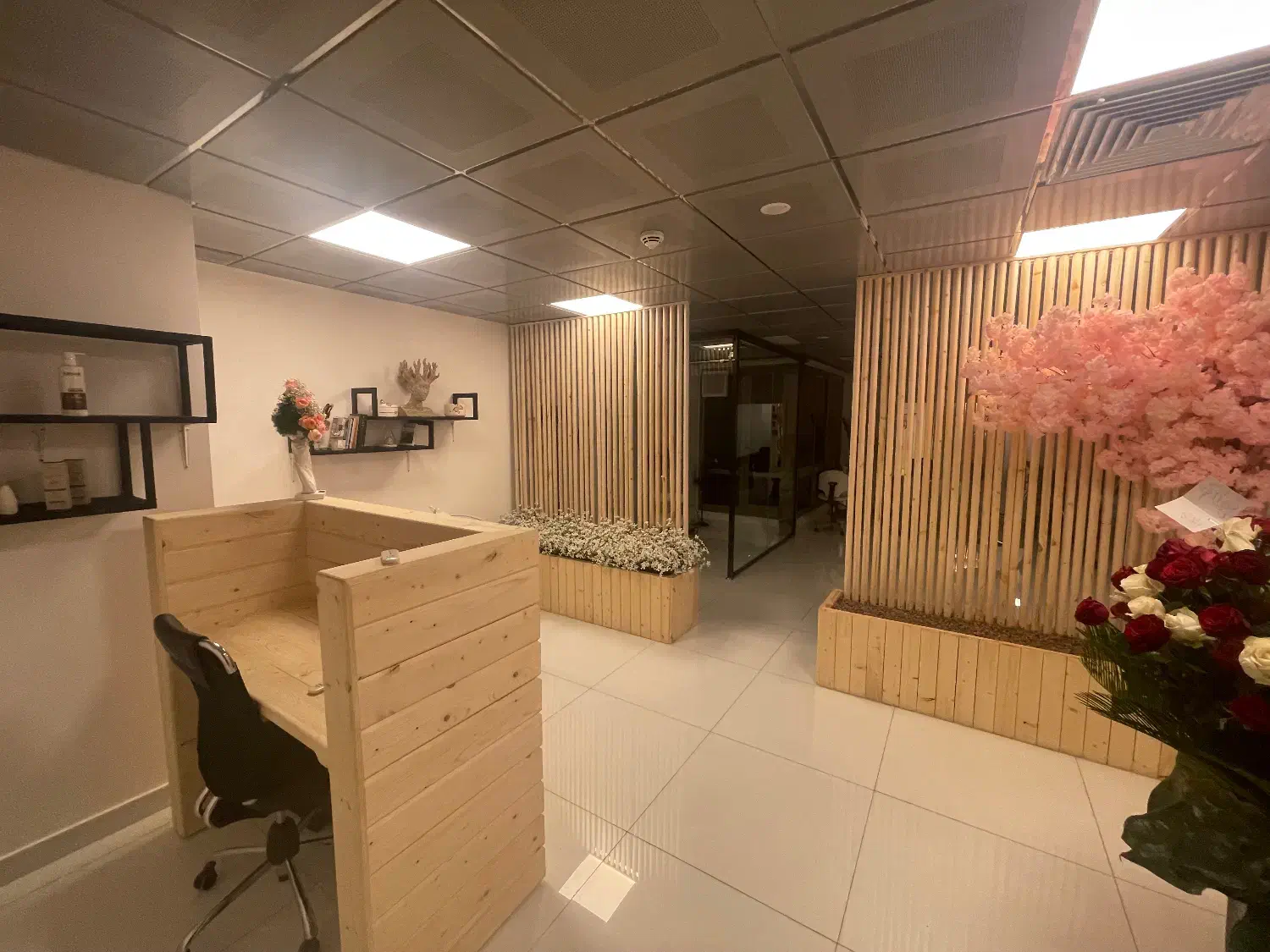 دستیار سالن زیبایی بانوان|استخدام درمانی، زیبایی، بهداشتی|تهران, الهیه|دیوار