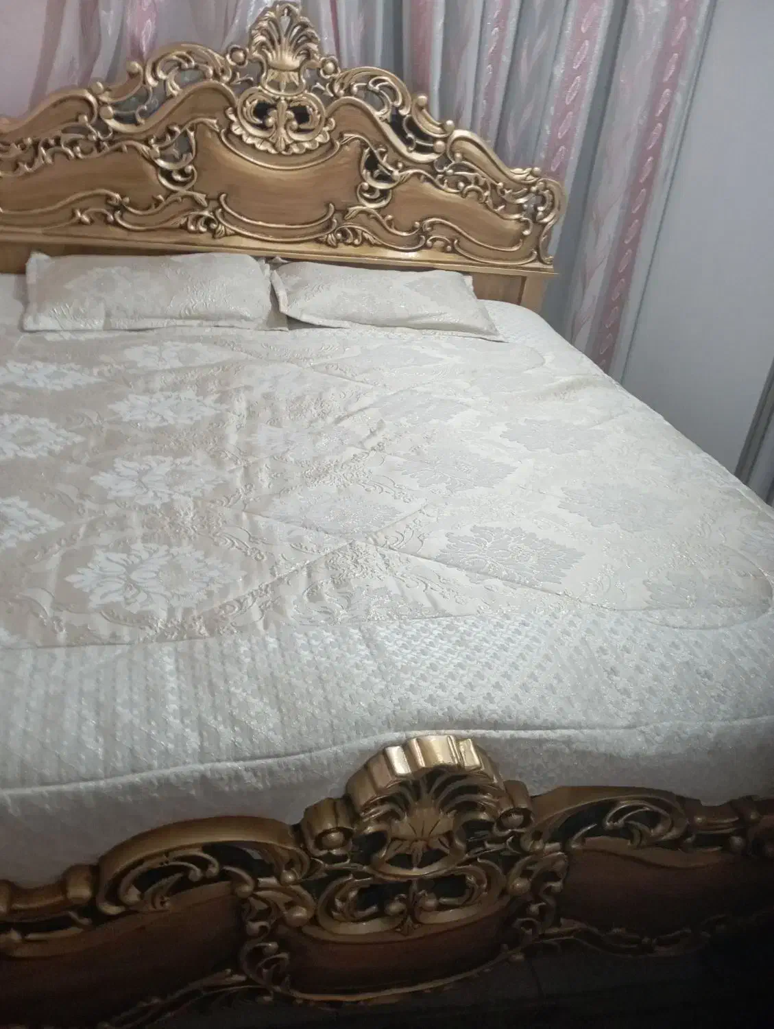 تخت دونفره تمام چوب کارشده در حد نو|تخت و سرویس خواب|ری, حمزهآباد|دیوار