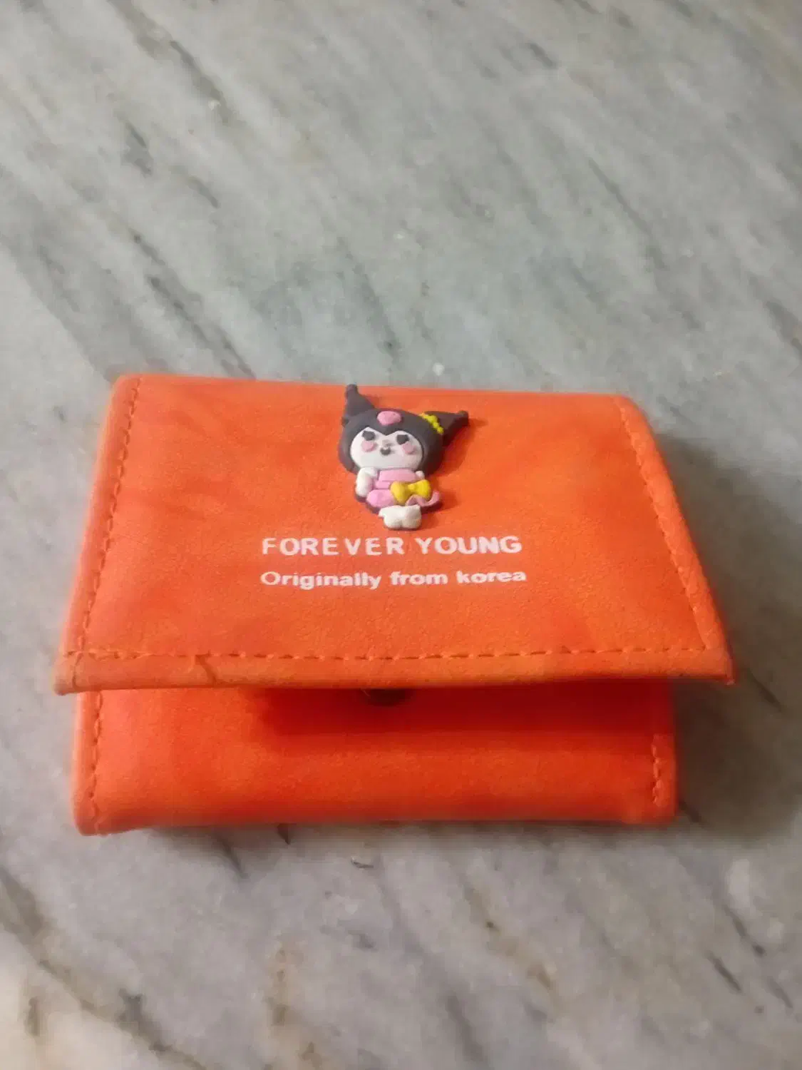 گمشده|اشیا|صحنه, |دیوار