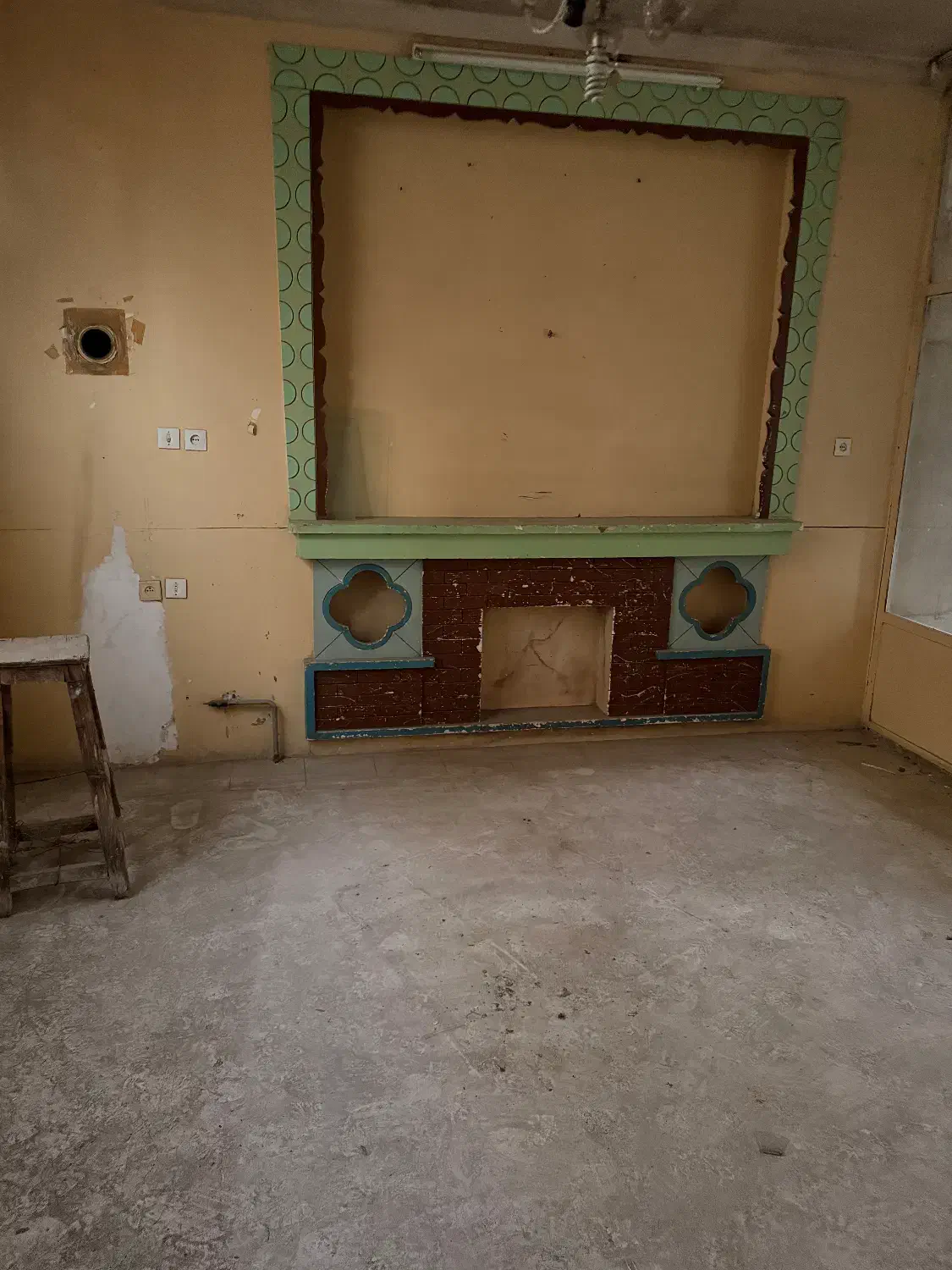 ساختمان ۳ طبقه مستقل دربست