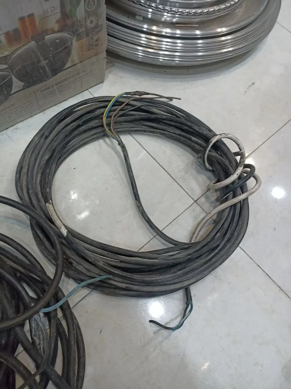 کابل برق|ابزارآلات|قم, باسکول|دیوار