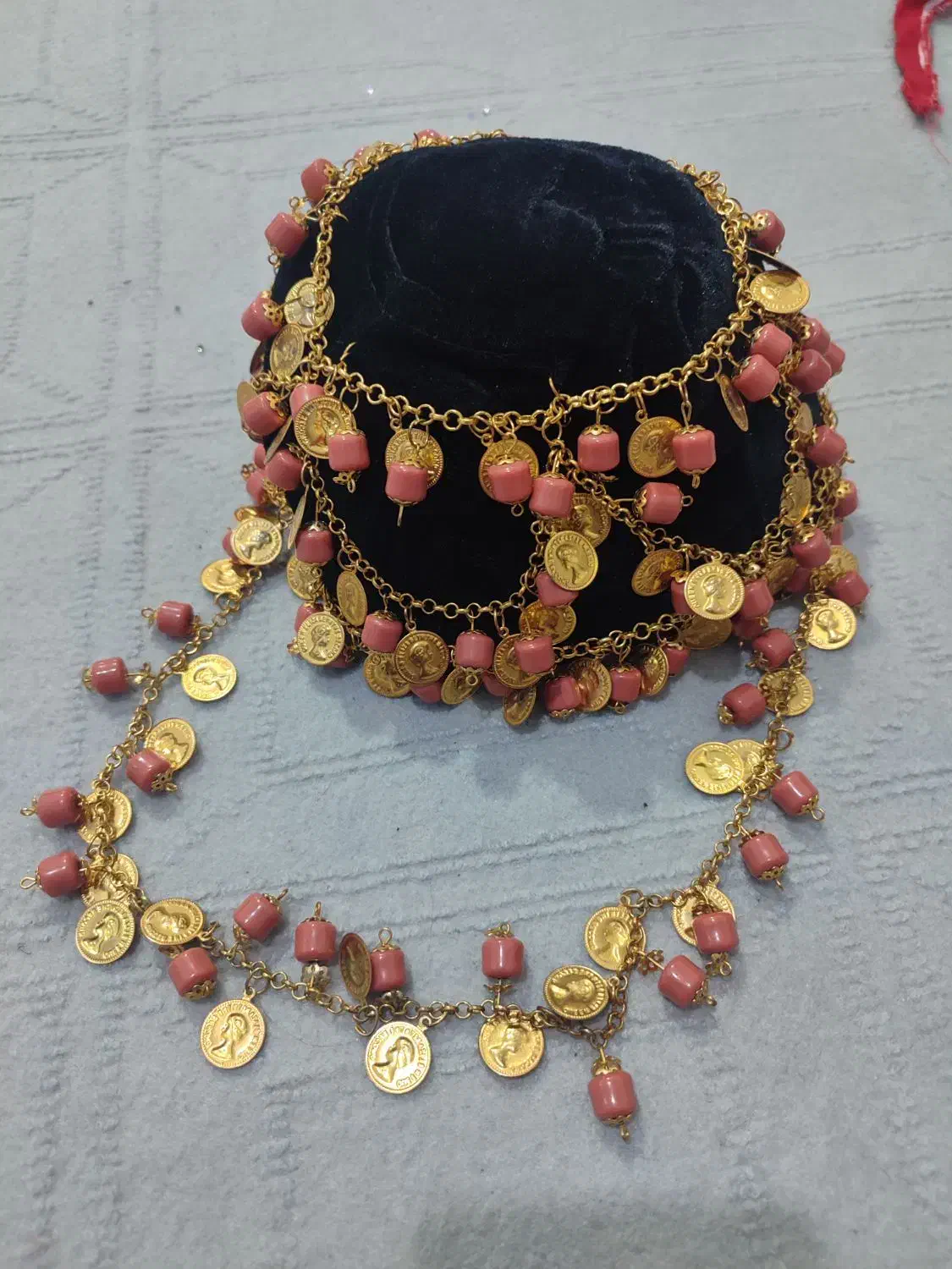 کلاه تاس|کفش و لباس بچه|وزینه, |دیوار