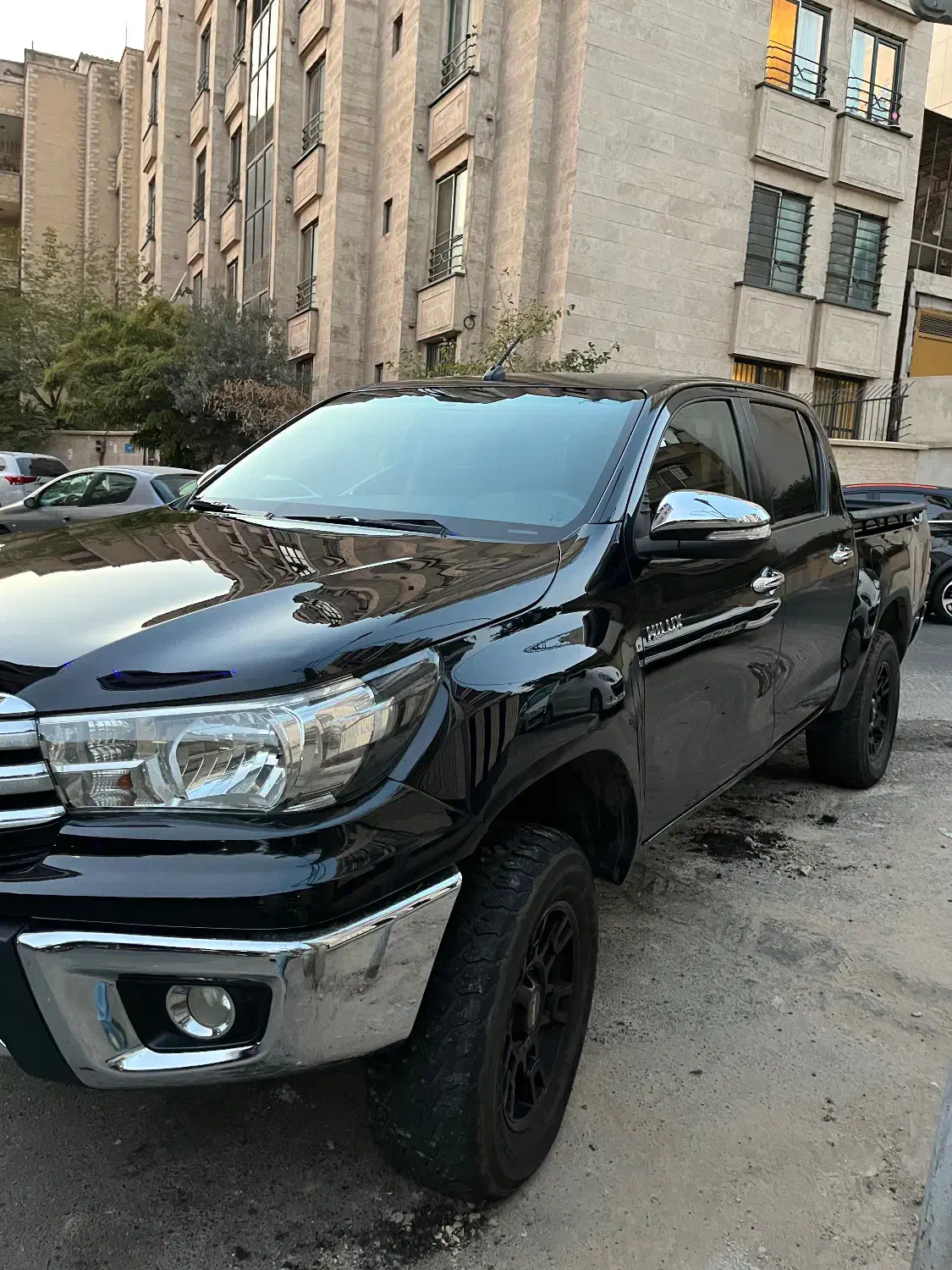 هایلوکس ۲۰۱۶ دنده یک برگ سند داخل جدید|خودرو سواری و وانت|تهران, محمودیه|دیوار