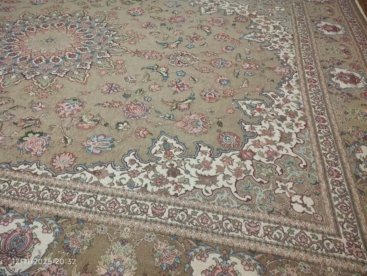 روفرشی|روفرشی|الیگودرز, |دیوار