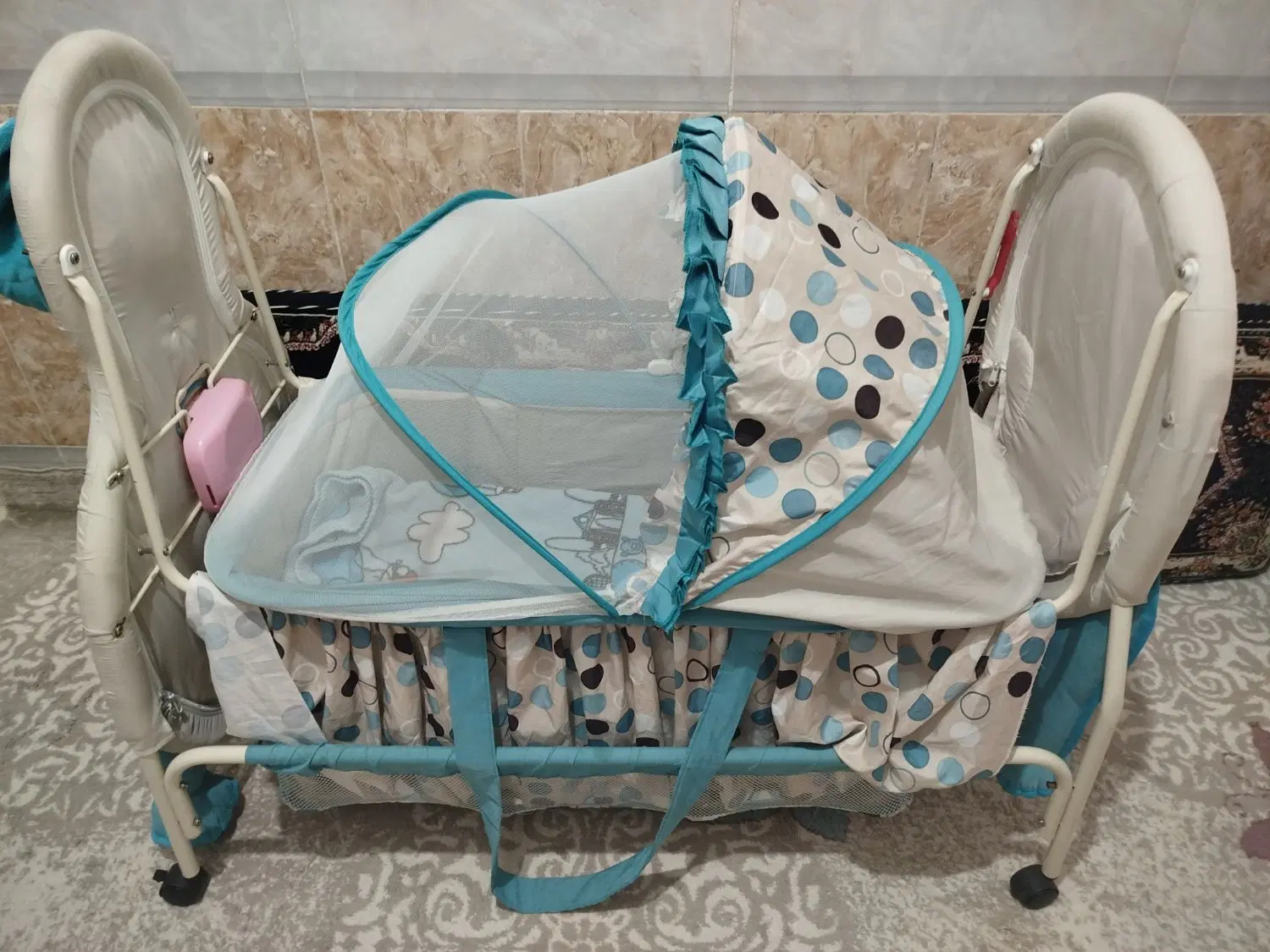 گهواره|تخت و صندلی بچه|ساوه, |دیوار