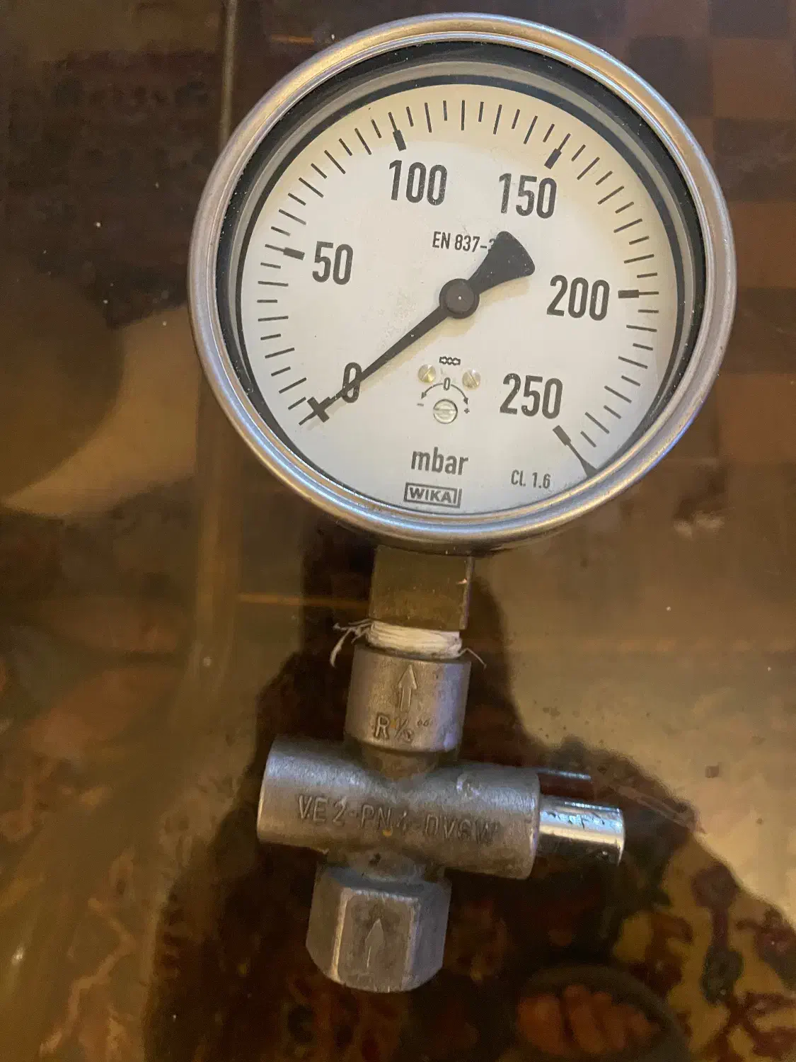 مانومتر ۲۵۰ میلی بار برند وی کا Wika|ابزارآلات|شریفآباد, |دیوار