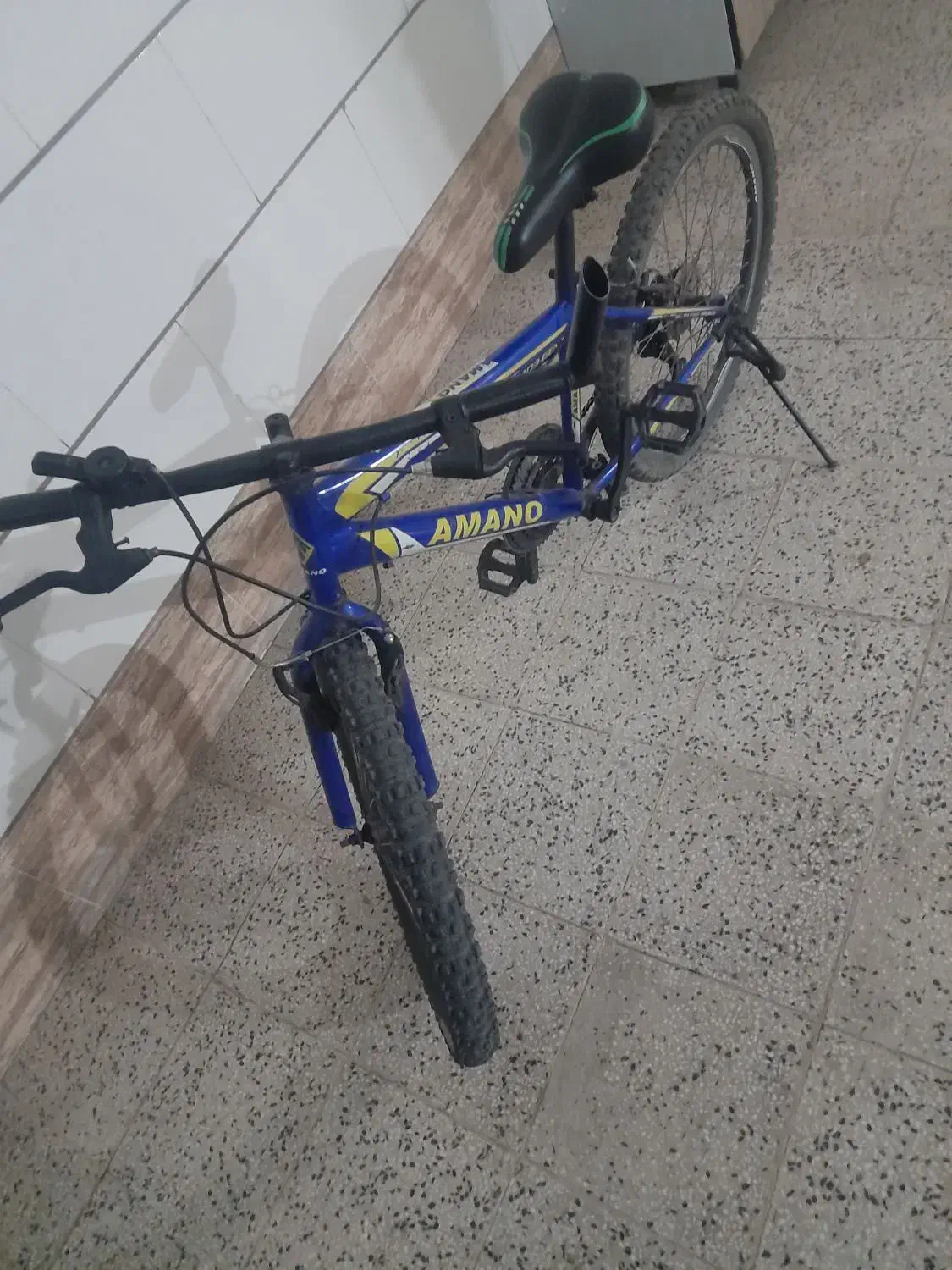 دوچرخه ۲۴|دوچرخه، اسکیت، اسکوتر|میانه, |دیوار