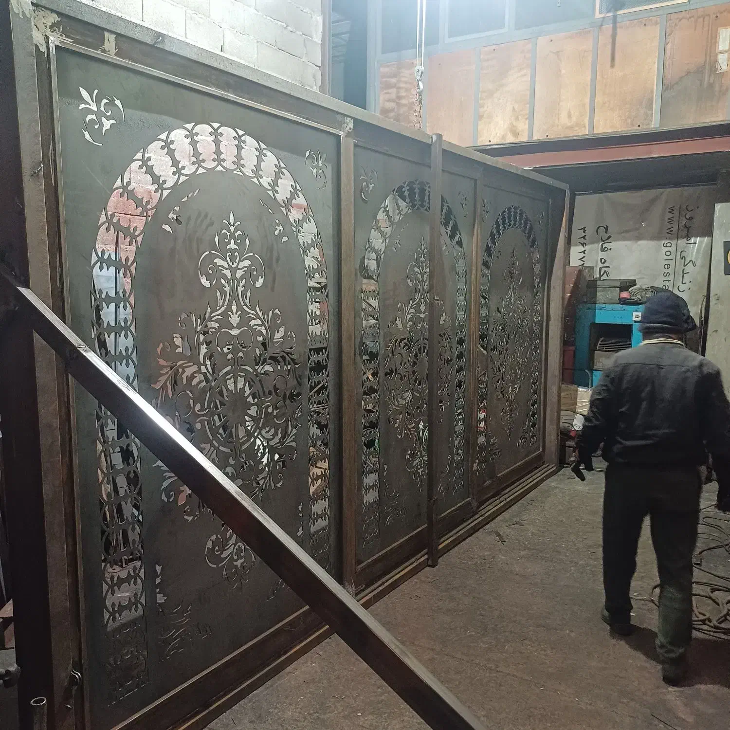 درب وپنجره قصر|خدمات پیشه و مهارت|یزد, |دیوار