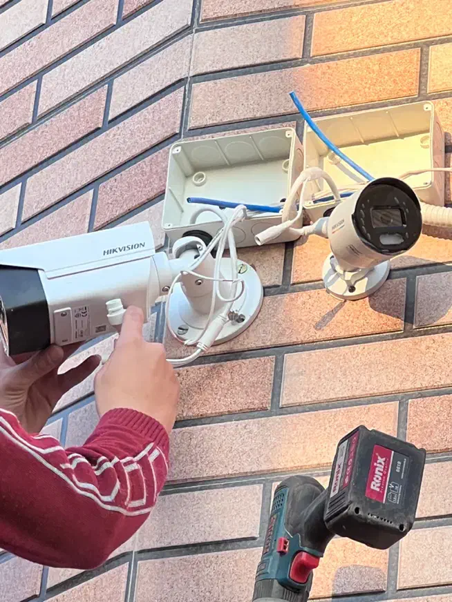 نصاب دوربین مداربسته  حرفه ای دزدگیر و شبکه|خدمات پیشه و مهارت|اصفهان, نقش جهان|دیوار