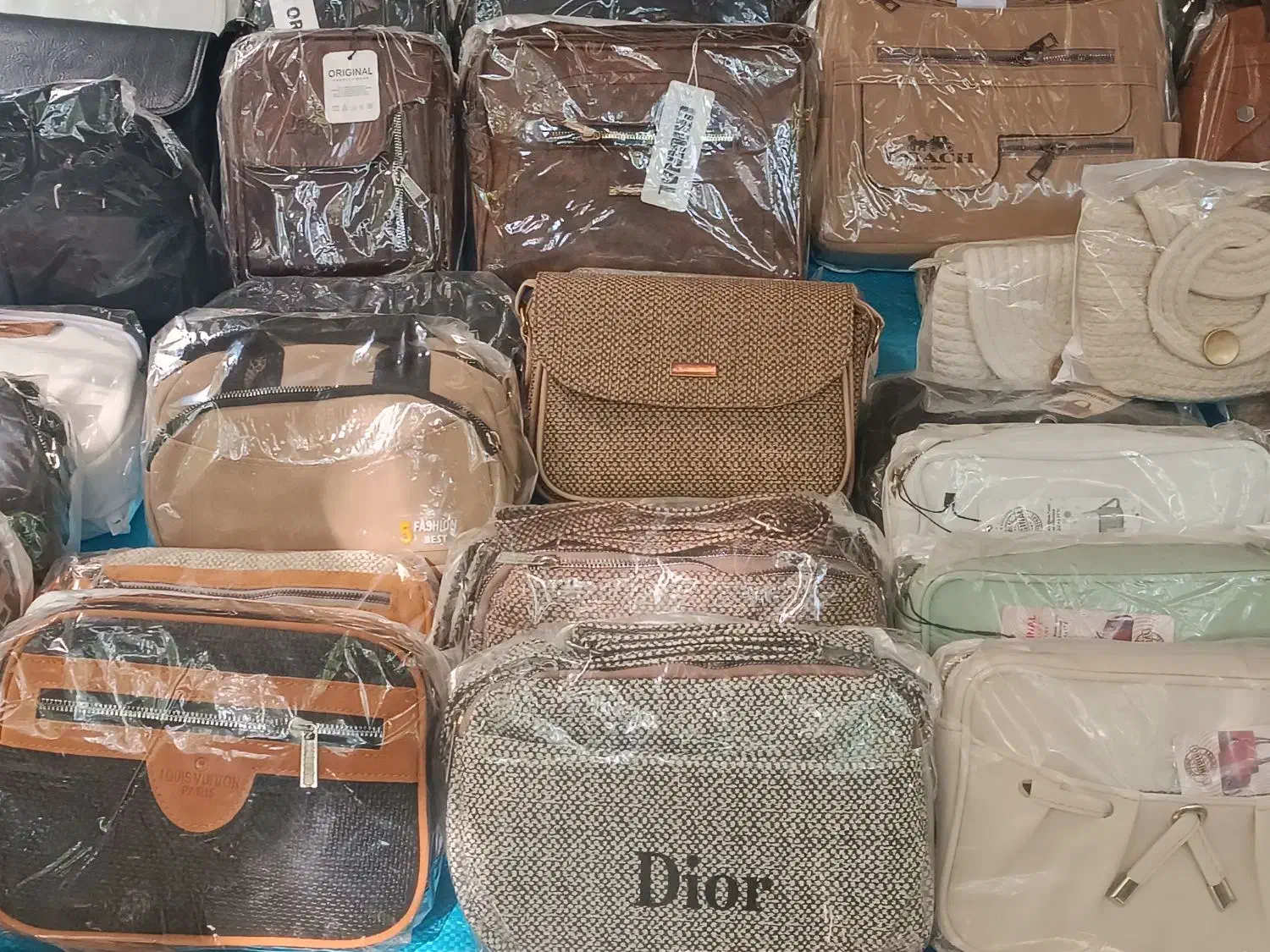 عرضه انواع کیف زنانه بچه گانه و دخترانه|کیف، کفش، کمربند|بروجرد, |دیوار