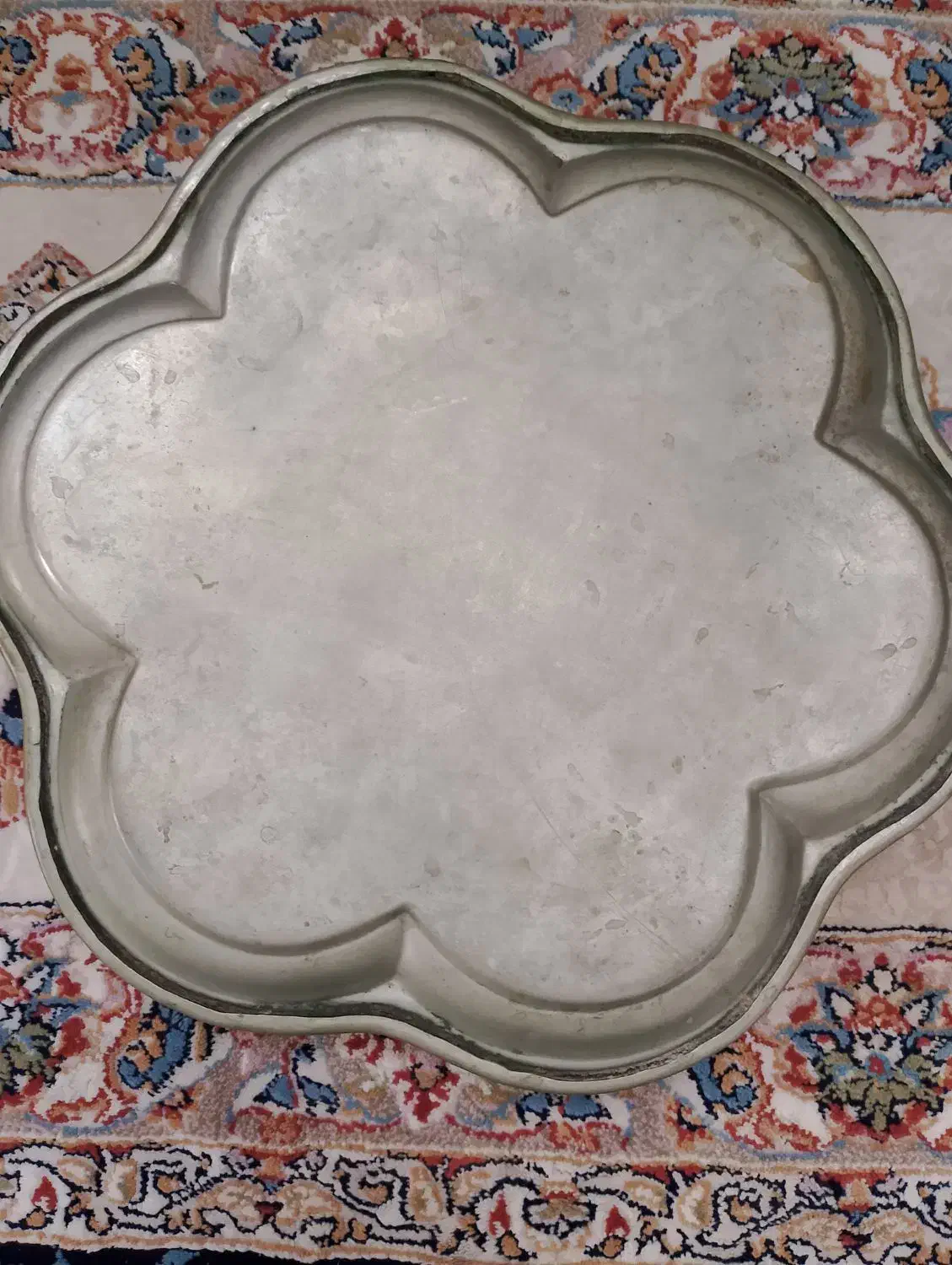 سینی شیش پره برنجی باخرز|کلکسیون اشیاء عتیقه|تربت جام, مطهری|دیوار