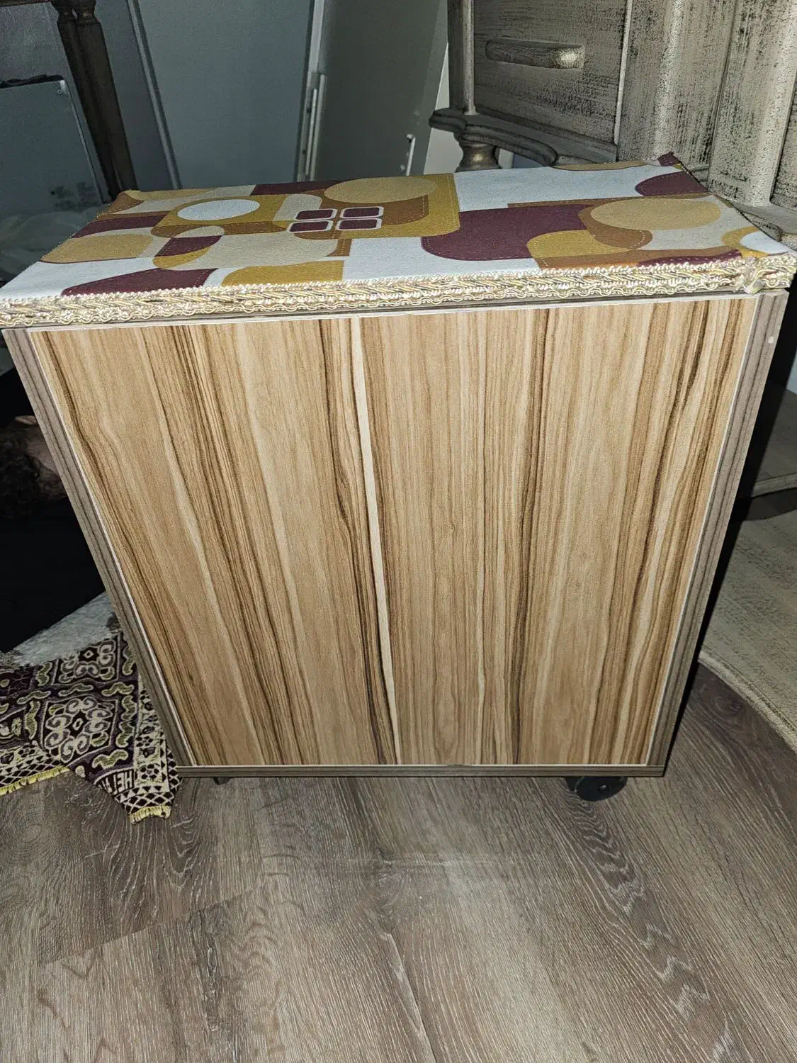 میز چرخ خیاطی و اتو|چرخ خیاطی و ریسندگی|مشهد, زمرد|دیوار