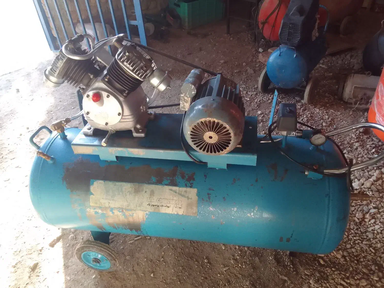 پمپ باد کمپرسور باد ۲۵۰ و۵۰|ماشین‌آلات صنعتی|درگزین, |دیوار
