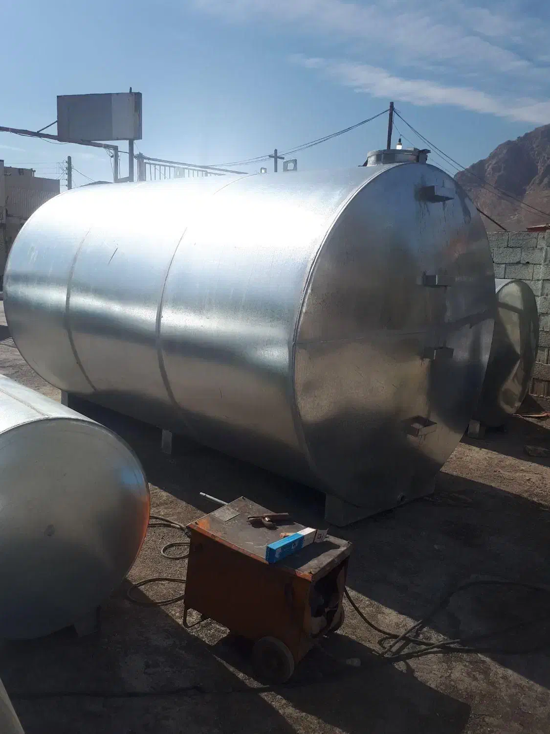 تانکر دو هزار س هزار پنج هزار|مصالح و تجهیزات ساختمان|زابل, |دیوار