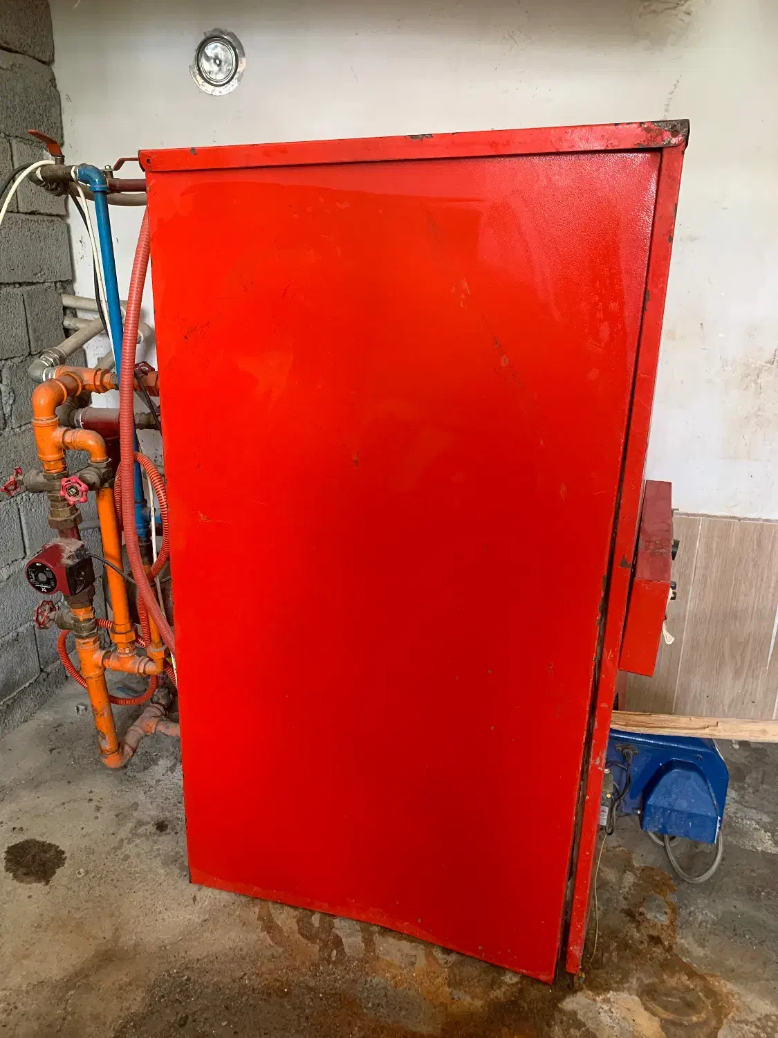 موتورخانه شوفاژ چدنی گازوئیلی در حد صفر|آبگرمکن، پکیج، شوفاژ|پیرانشهر, |دیوار