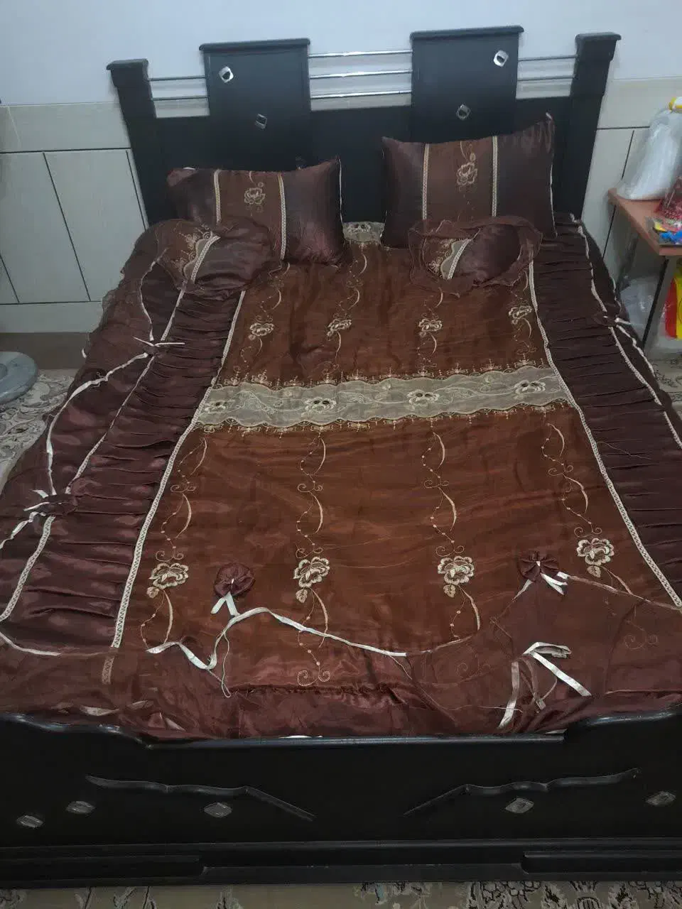 تخت دونفره با تشک وروتختی قیمت توافقی|تخت و سرویس خواب|نجفآباد, کهریزسنگ|دیوار