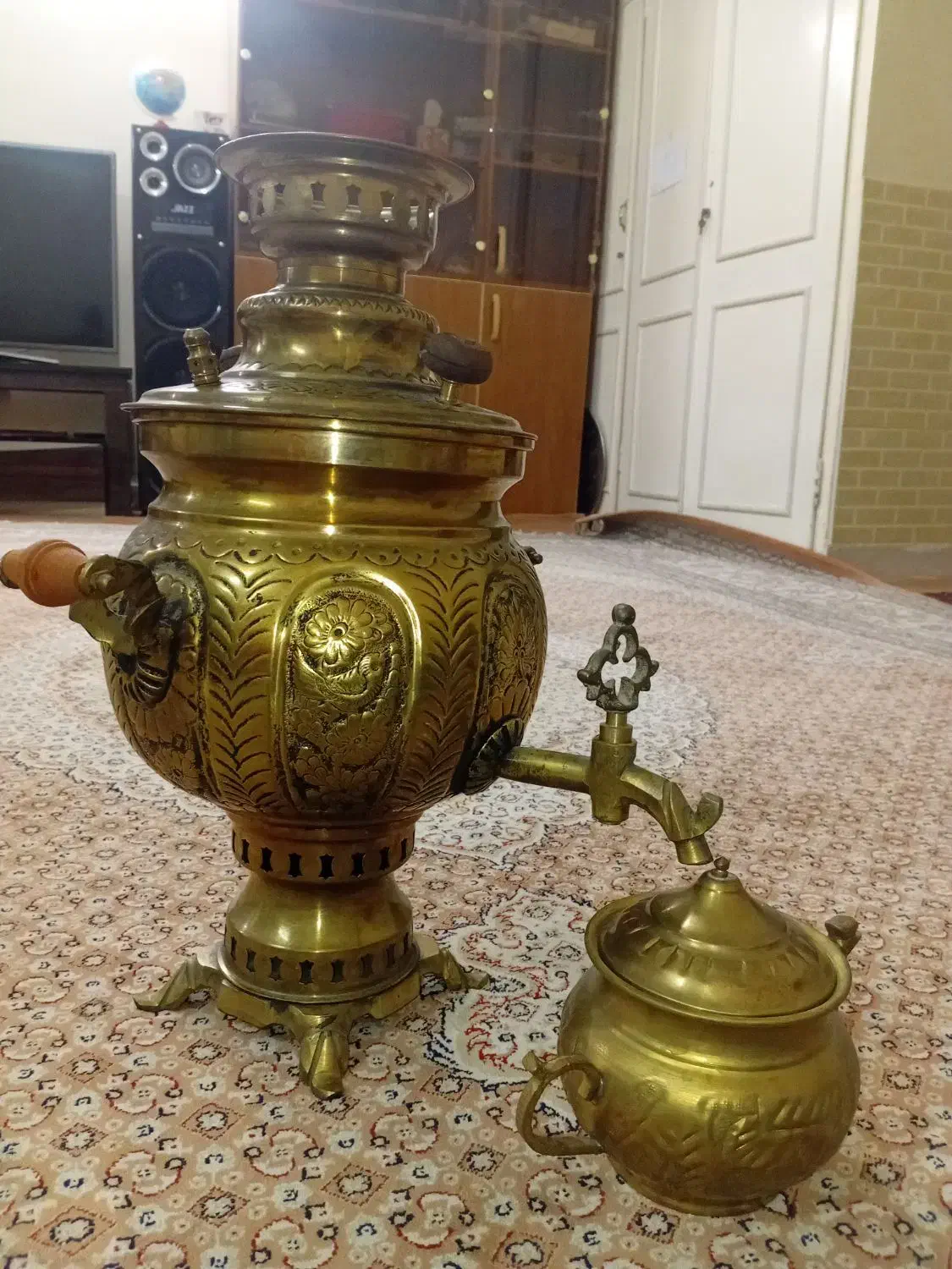 سماور برنج مناسب دکور بسیار شیک مجلسی|سماور، چایساز، قهوهساز|تهران, آذری|دیوار