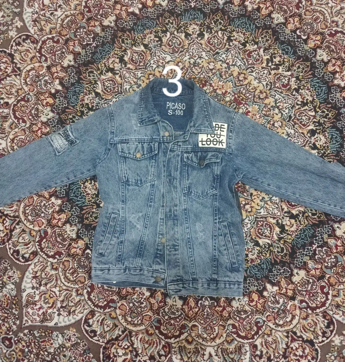 ۳ عدد کت جین|لباس|رشت, عینک|دیوار