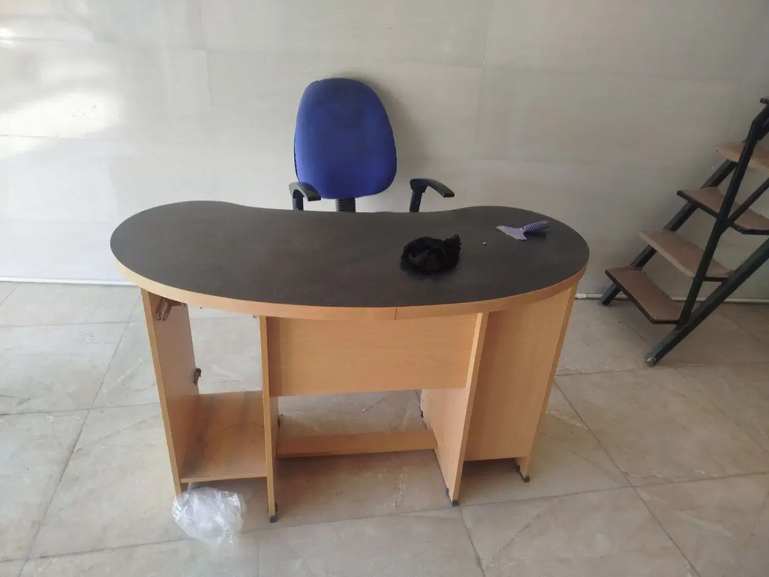 میز و صندلی|مبلمان اداری|بوئین زهرا, |دیوار