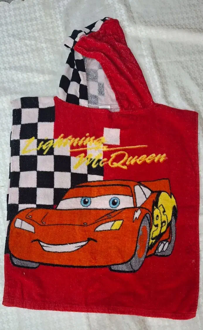 حوله تن پوش مخمل دورو مک کوئین ساحلی|اسباب و اثاث بچه|ری, دولتآباد|دیوار