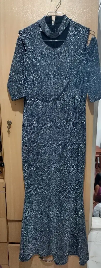 لباس مجلسی|لباس|رشت, حومه رشت|دیوار