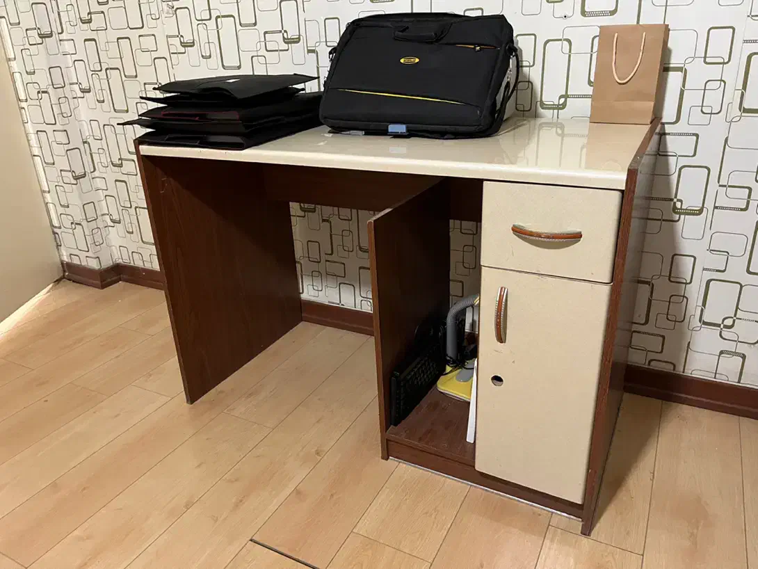 میز اداری وکامپیوتر|میز تحریر و کامپیوتر|یزد, |دیوار