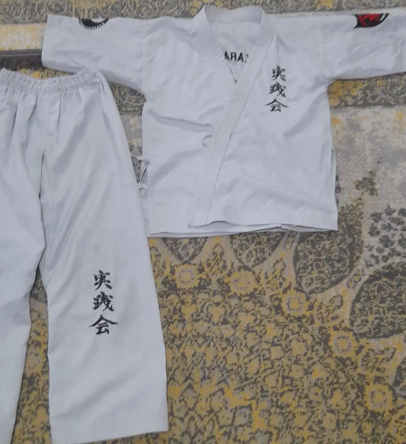 لباس ورزشی|لباس|بسطام, |دیوار