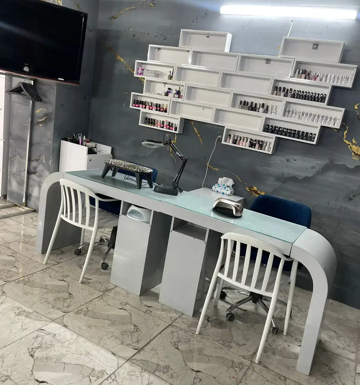 اجاره آرایشگاه زنانه با کلیه امکانات|اجارهٔ مغازه و غرفه|جهرم, |دیوار