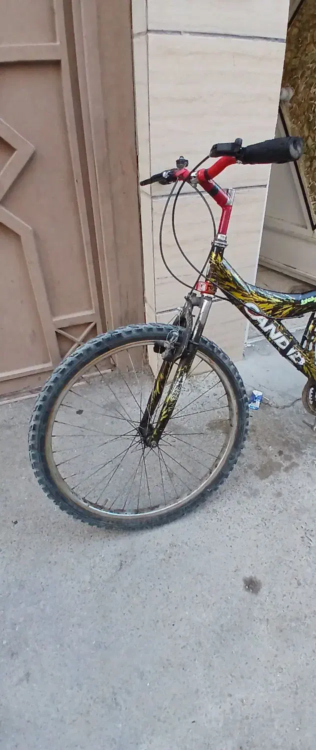 دوچرخه|دوچرخه، اسکیت، اسکوتر|اصفهان, حصه جنوبی|دیوار