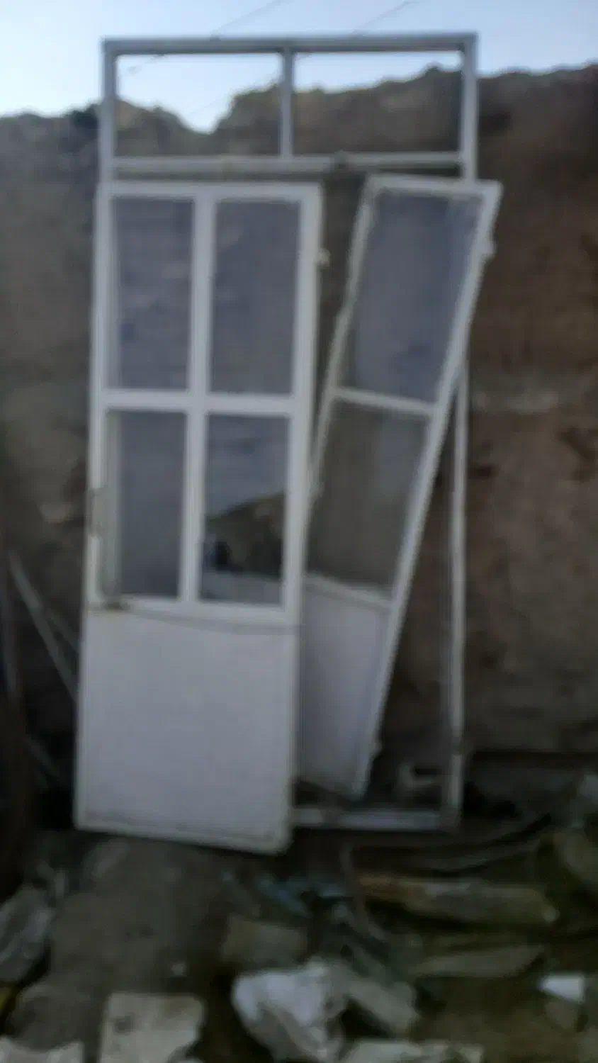 درب اهنی با چهارچوب ۵ تومن|مصالح و تجهیزات ساختمان|سرعین, |دیوار