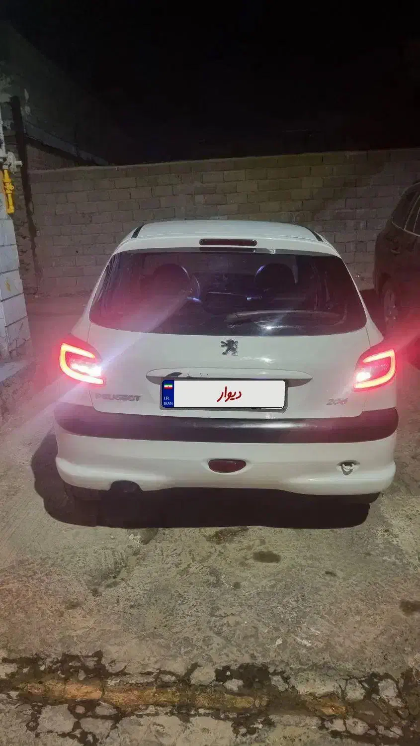 پژو 206 مدل 81 سفید کارخانه|خودرو سواری و وانت|چهارباغ, |دیوار