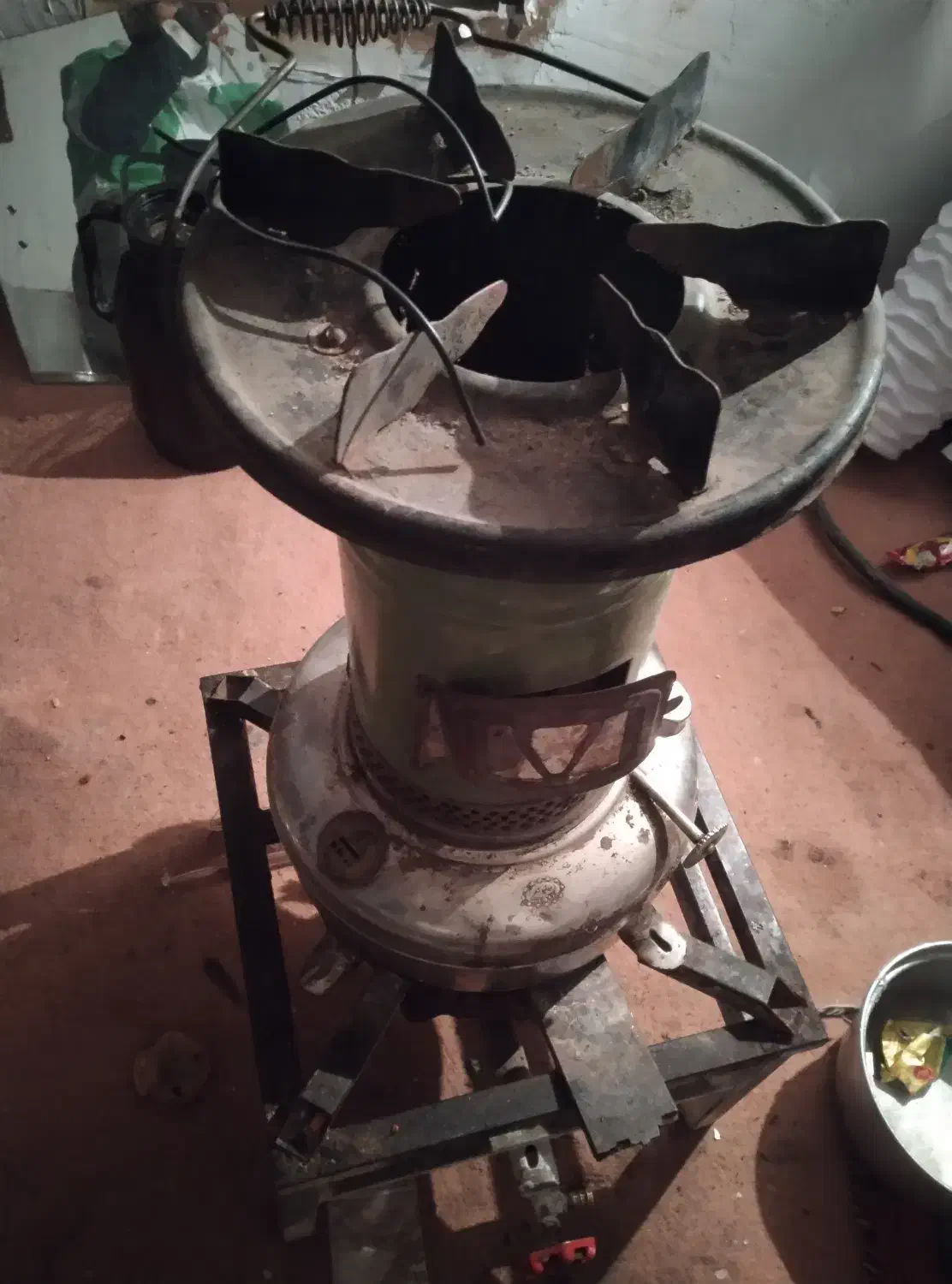 چراغ نفتی قدیمی به مارک نیک کار|بخاری، هیتر، شومینه|تبریز, |دیوار