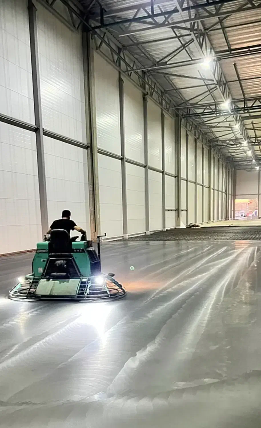 بتن ریزی ماله پروانه تراز لیرزی و کاتر|خدمات پیشه و مهارت|ساوه, |دیوار